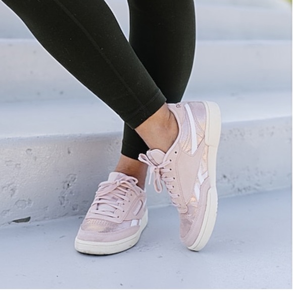 Reebok “Club C Revenge Trainer” in rose gold - Picture 2 of 5